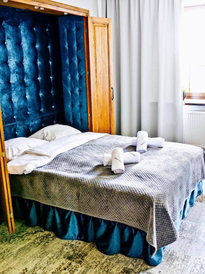 Dwor Karwacz Bed and Breakfast Przasnysz Buitenkant foto