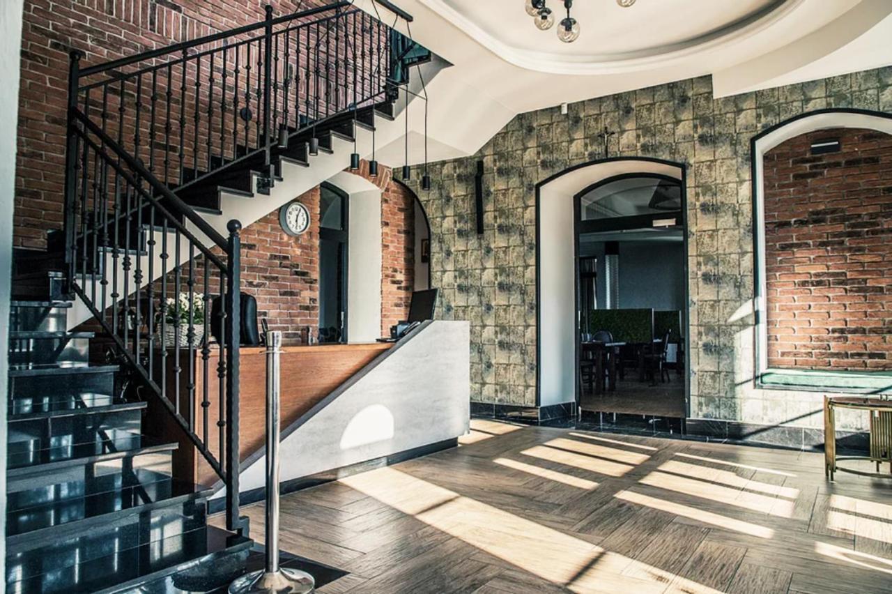 Dwor Karwacz Bed and Breakfast Przasnysz Buitenkant foto