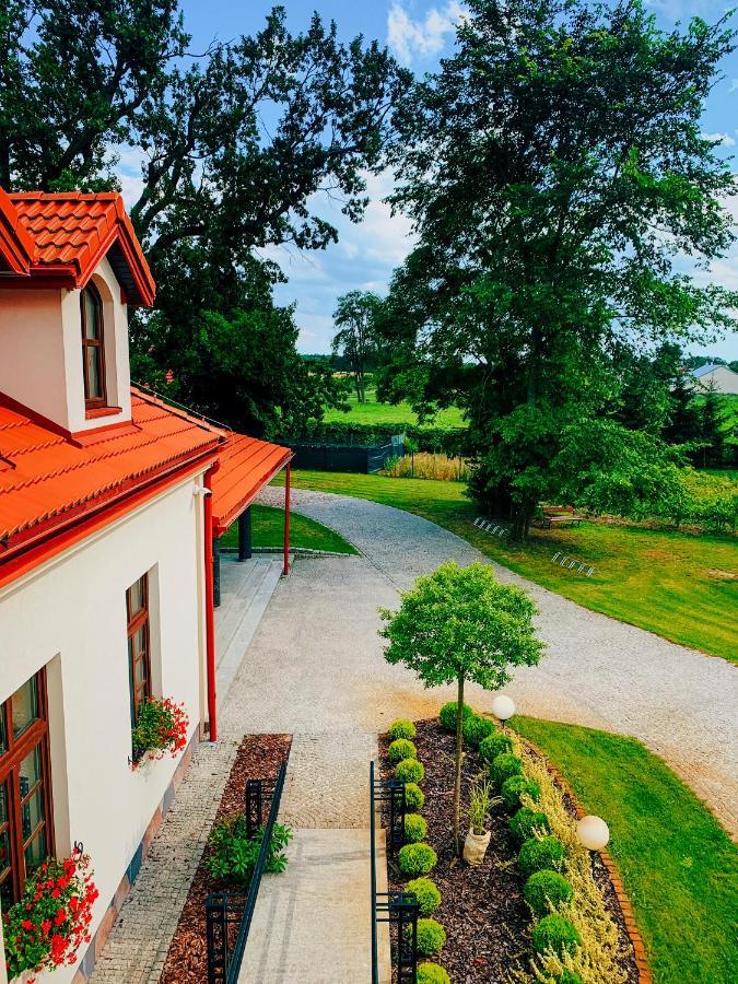 Dwor Karwacz Bed and Breakfast Przasnysz Buitenkant foto