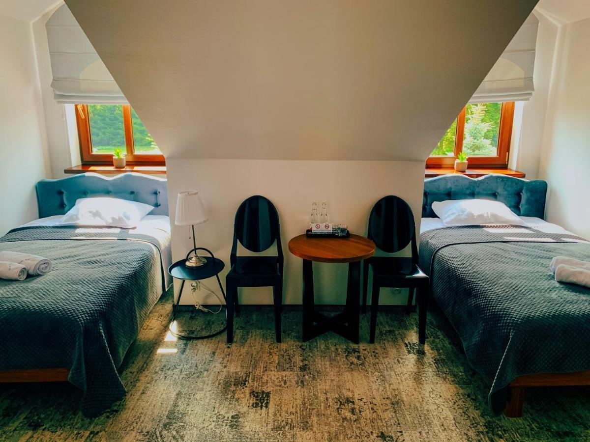 Dwor Karwacz Bed and Breakfast Przasnysz Buitenkant foto