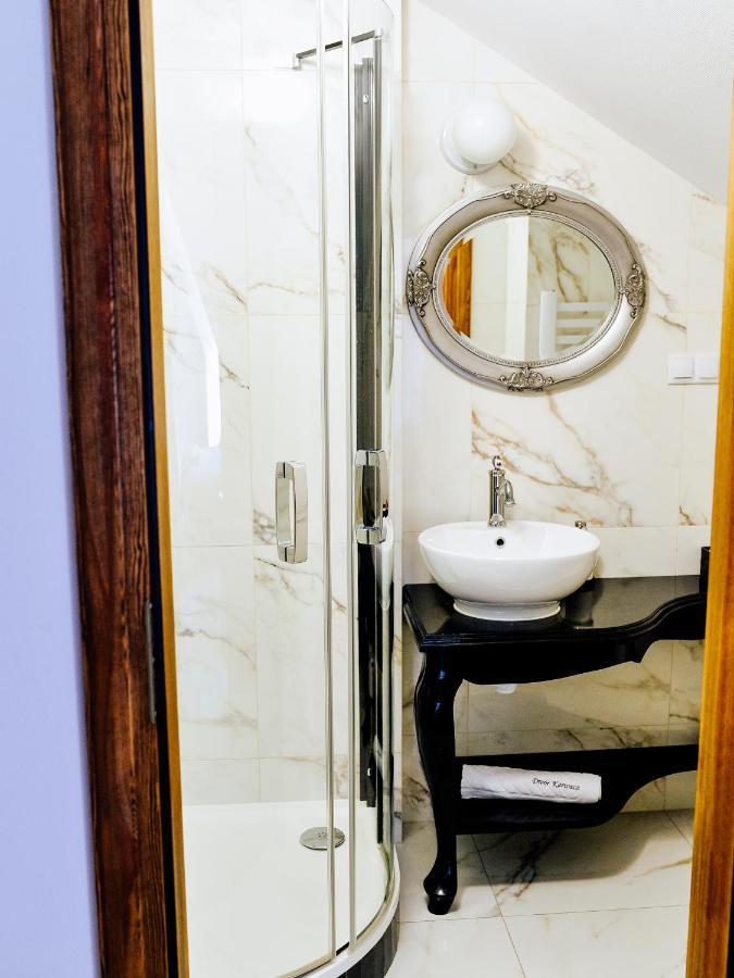 Dwor Karwacz Bed and Breakfast Przasnysz Buitenkant foto