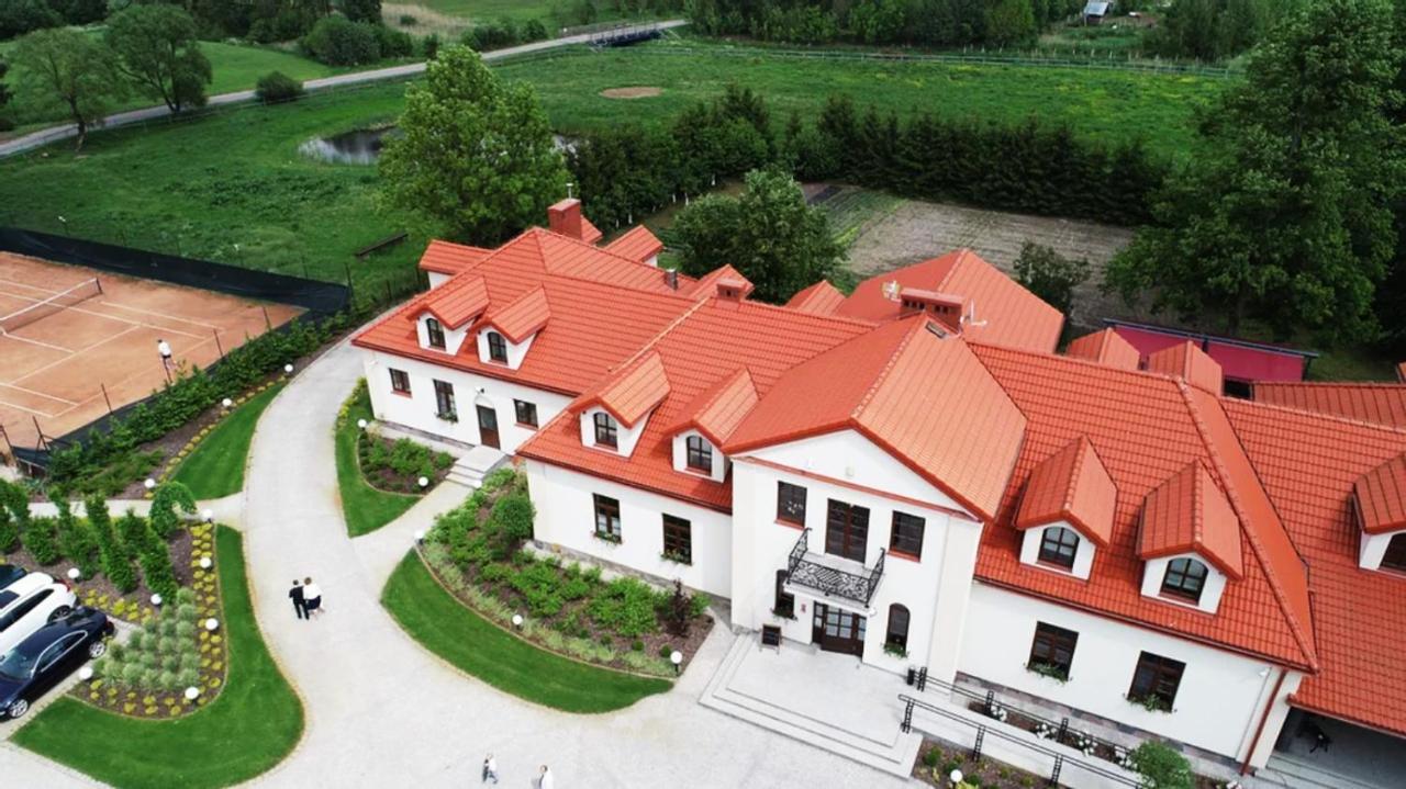 Dwor Karwacz Bed and Breakfast Przasnysz Buitenkant foto
