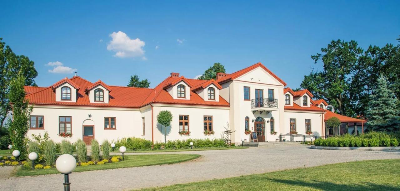 Dwor Karwacz Bed and Breakfast Przasnysz Buitenkant foto