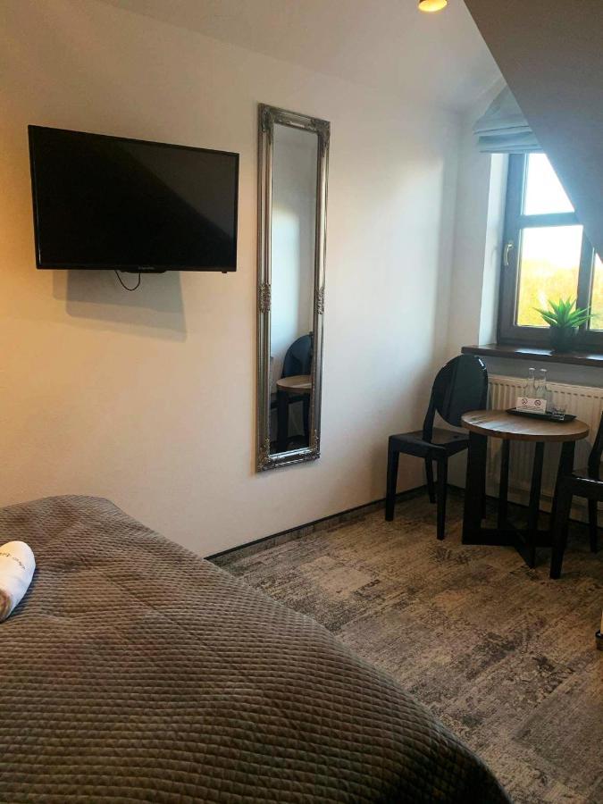 Dwor Karwacz Bed and Breakfast Przasnysz Buitenkant foto
