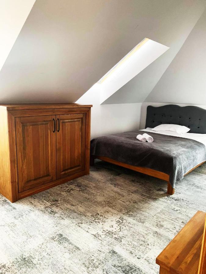 Dwor Karwacz Bed and Breakfast Przasnysz Buitenkant foto