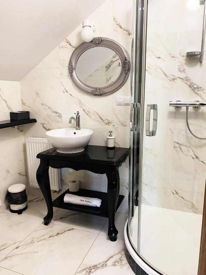 Dwor Karwacz Bed and Breakfast Przasnysz Buitenkant foto