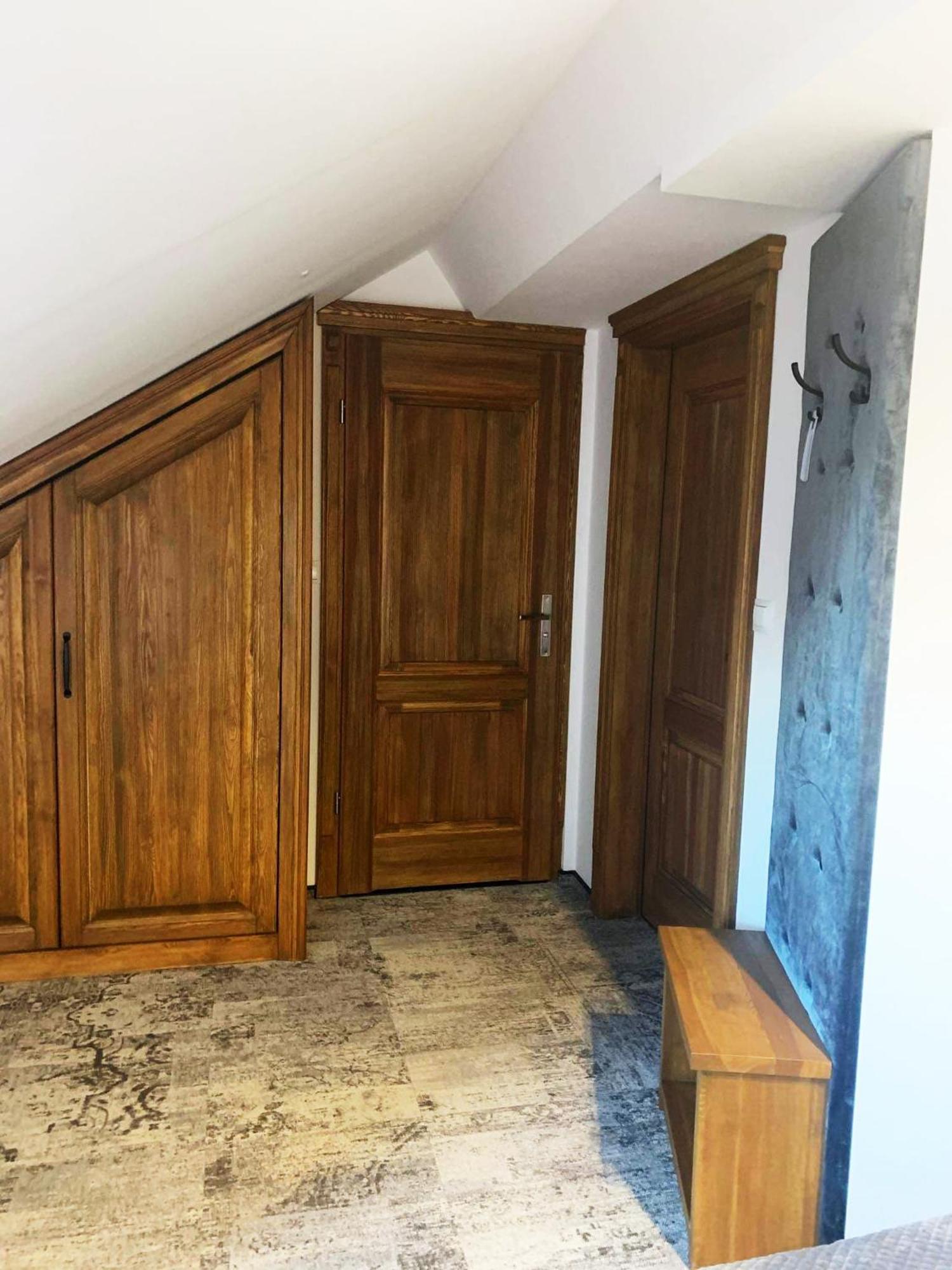 Dwor Karwacz Bed and Breakfast Przasnysz Kamer foto